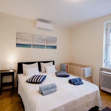 Viola Family Apartman Free Parking Pecs Ngoại thất bức ảnh
