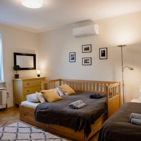 Viola Family Apartman Free Parking Pecs Ngoại thất bức ảnh