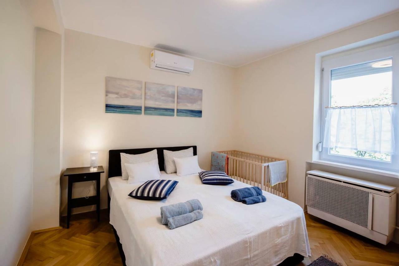 Viola Family Apartman Free Parking Pecs Ngoại thất bức ảnh