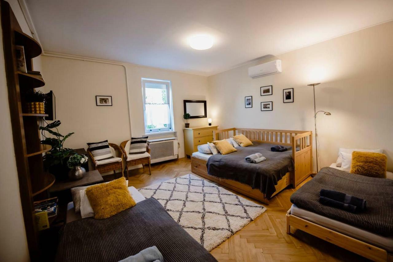 Viola Family Apartman Free Parking Pecs Ngoại thất bức ảnh