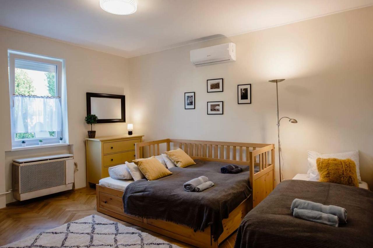 Viola Family Apartman Free Parking Pecs Ngoại thất bức ảnh