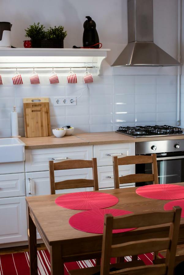 Viola Family Apartman Free Parking Pecs Ngoại thất bức ảnh